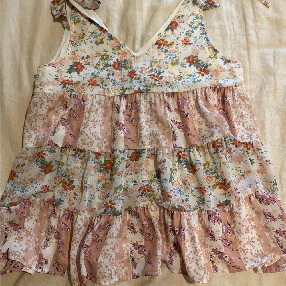 Flower tie shoulder tank top